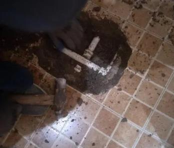 英山卫生间漏水维修公司为您分享下卫生间渗水如何处理及注意事项
