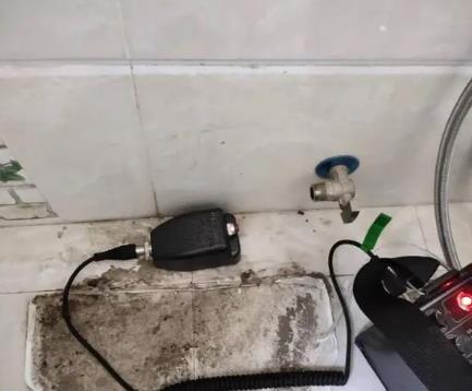 英山屋顶漏水维修公司分享下卫生间漏水的危害及解决方法